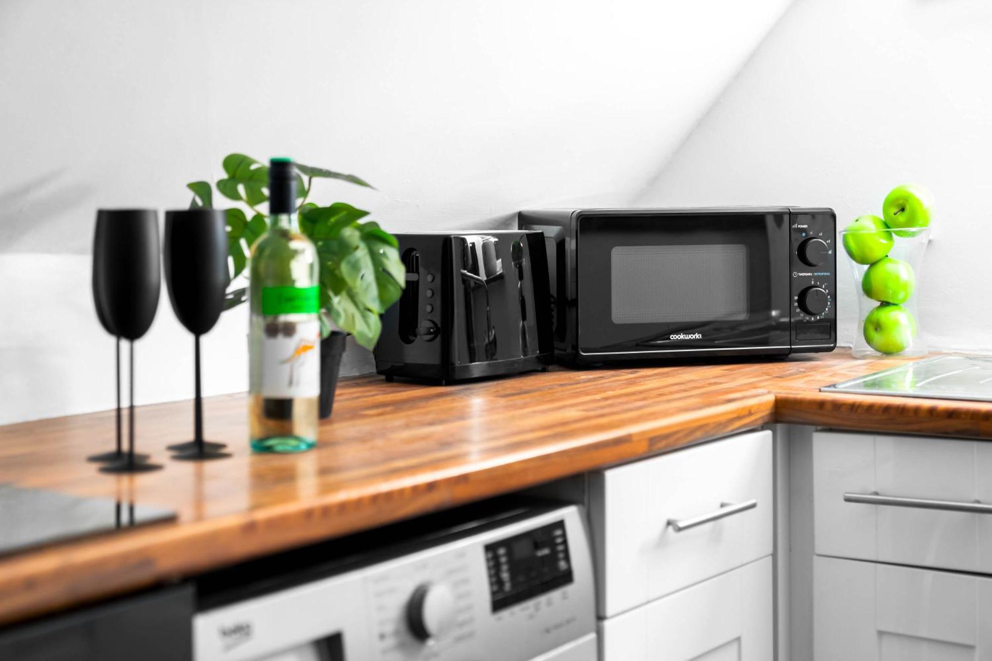 Stylish Apartment - Parking - Outdoor Terrace - Wolverhampton - Netlix - Wifi - 9Bpc Exterior foto